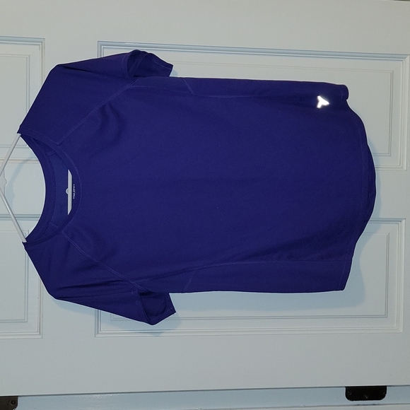 Set of 3, Old Navy Active workout shirts. Size M - Picture 5 of 7